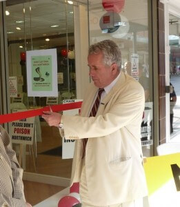 Martin Bell Opens CHAIN Shop